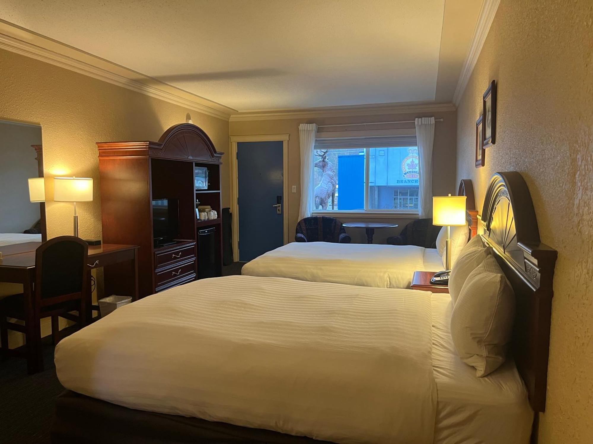 Revelstoke Lodge מראה חיצוני תמונה