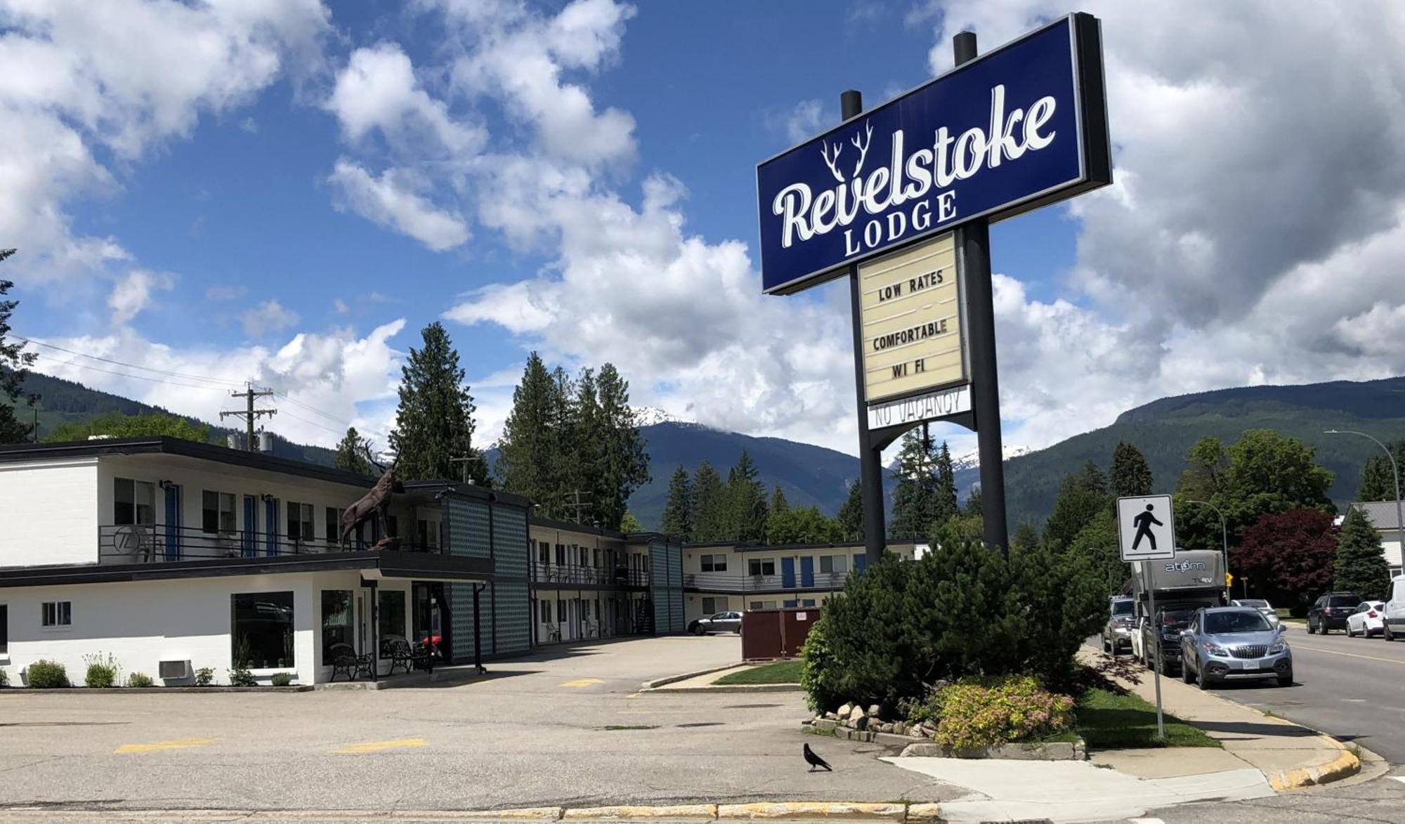 Revelstoke Lodge מראה חיצוני תמונה