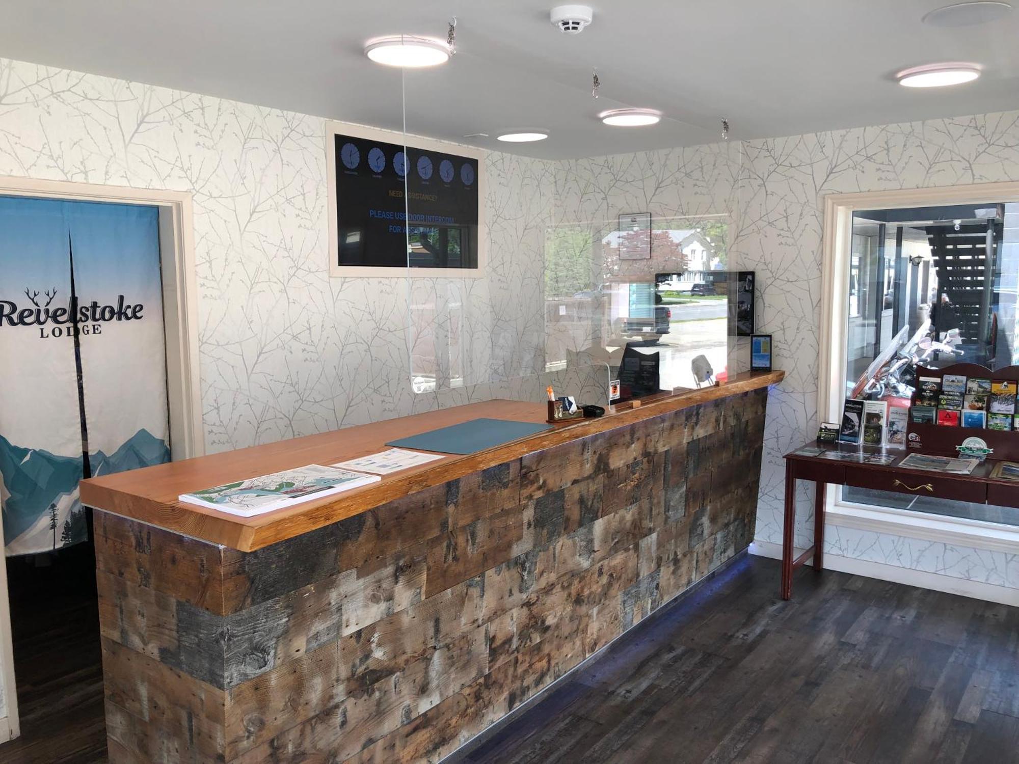 Revelstoke Lodge מראה חיצוני תמונה