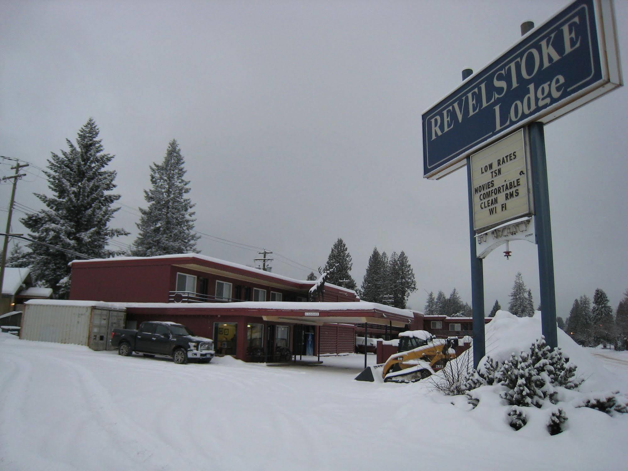 Revelstoke Lodge מראה חיצוני תמונה